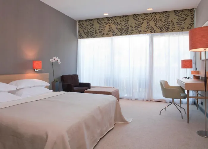 酒店 Das Im Kurhaus 4*